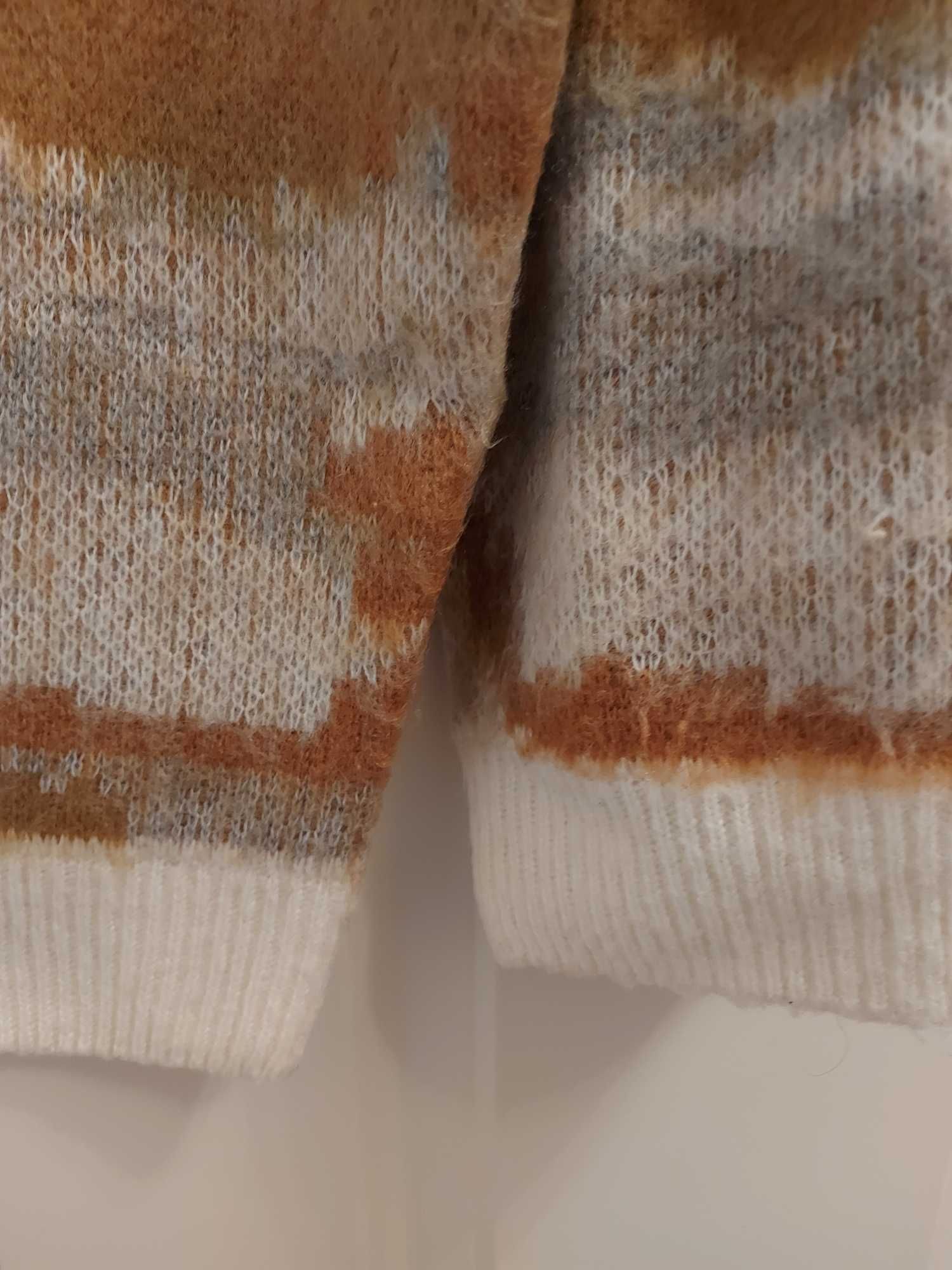 Sweter Reserved Kolorowy wzór uniseks na jesień