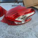 Peugeot 208 lampy tył lewa prawa