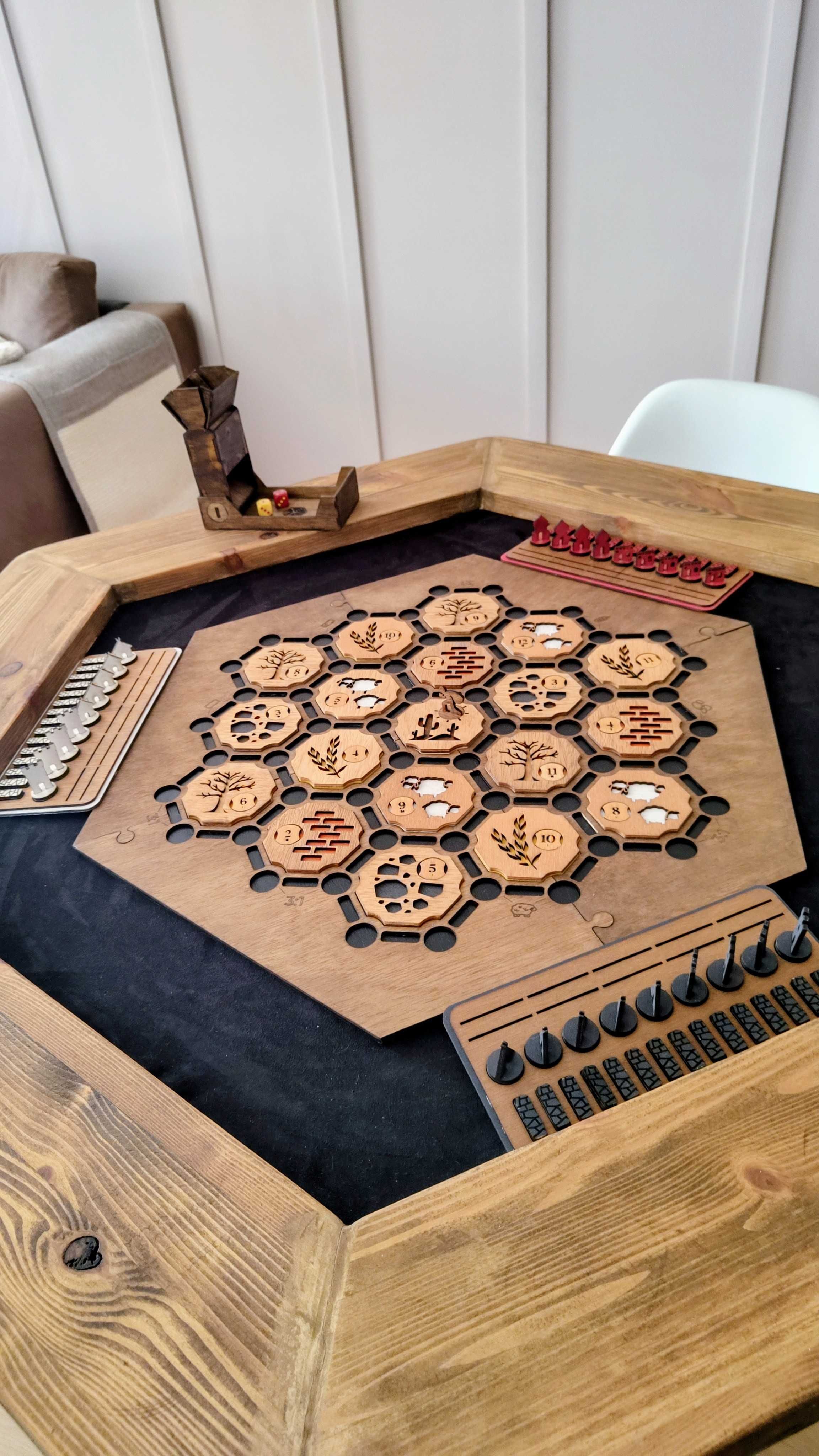 Jogo de tabuleiro Catan em madeira