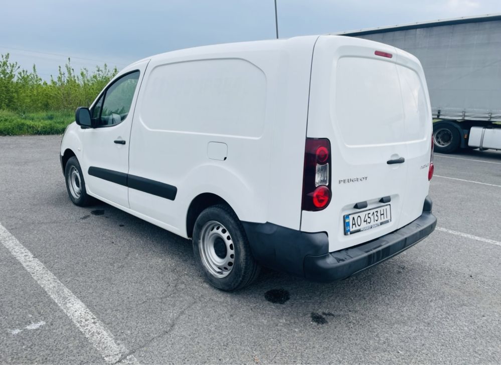 Автомобіль peugeot partner maxi  пробіг