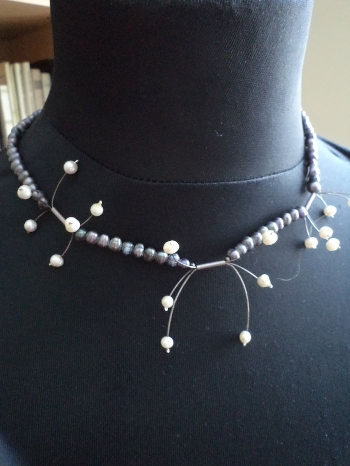 Przestrzenny naszyjnik srebrny z perłami