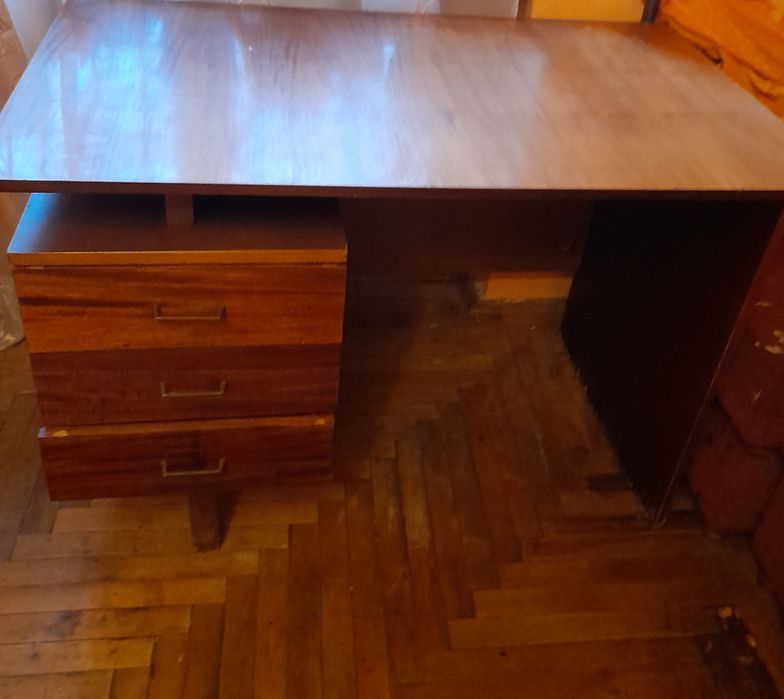 Продам стіл.          .