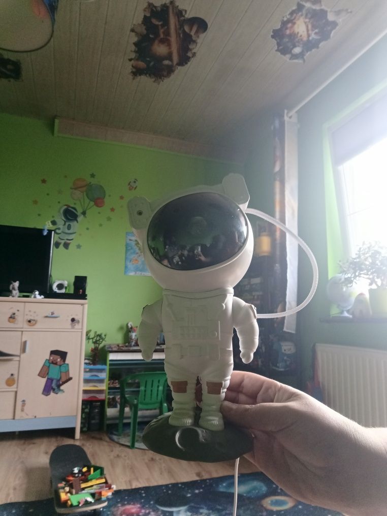 Astronauta projektor gwiazd
