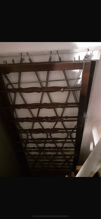 Cama de grades antiga