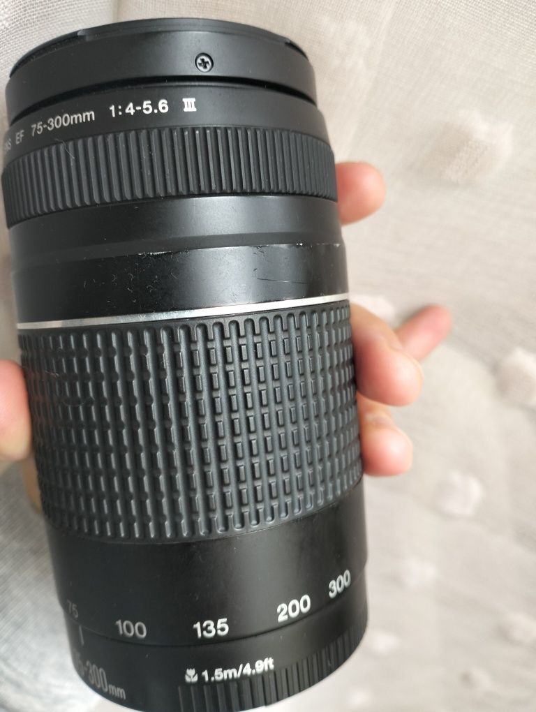 Teleobiektyw Canon EF 75-300 mm