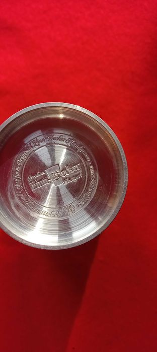 Вишукані речі з олова, стакан