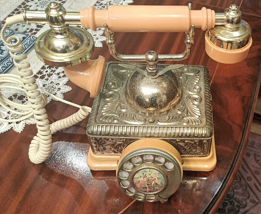 Réplica de telefone antigo década de 1980