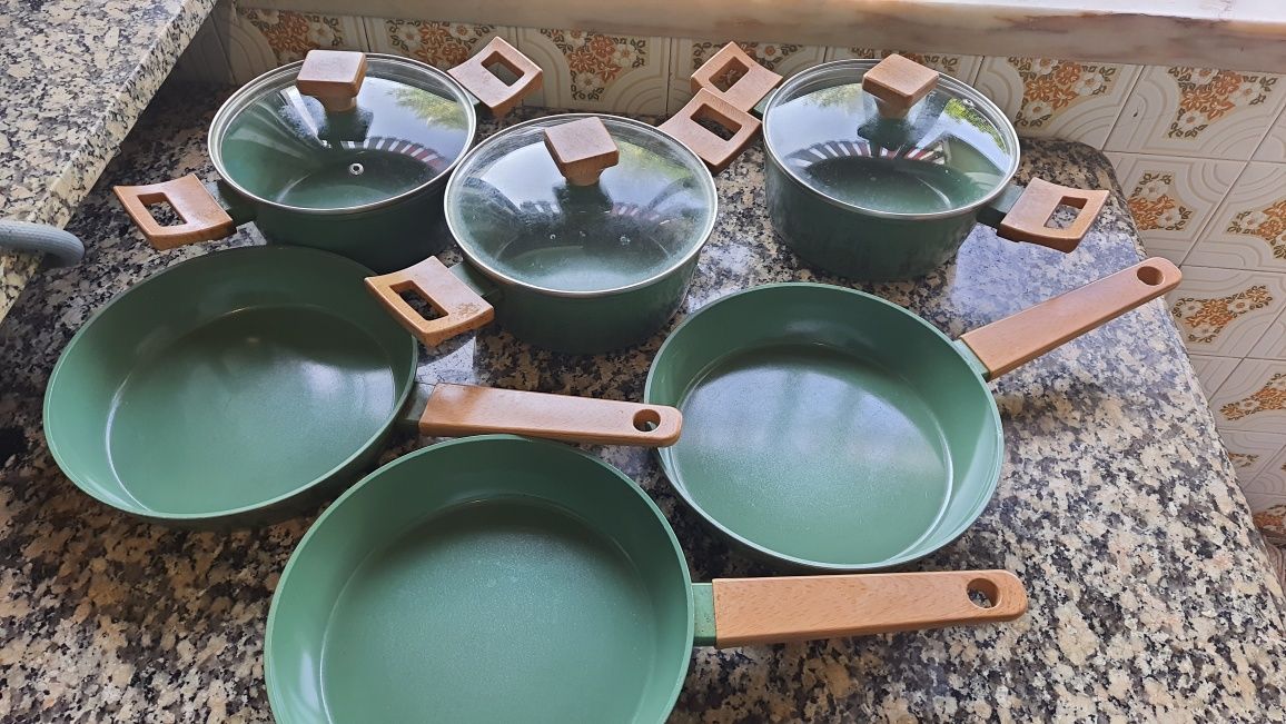 Conjunto 3 Caçarola 20cm e 3 Frigideira 24cmVerde com Cabos de Madeira