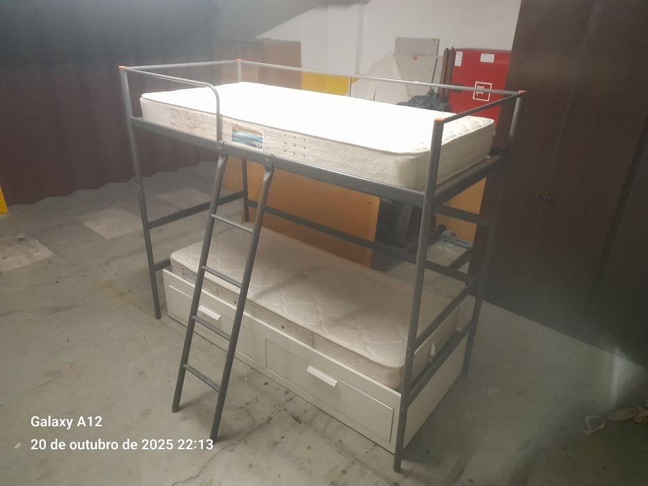 Beliche com 2 gavetoes e colchões