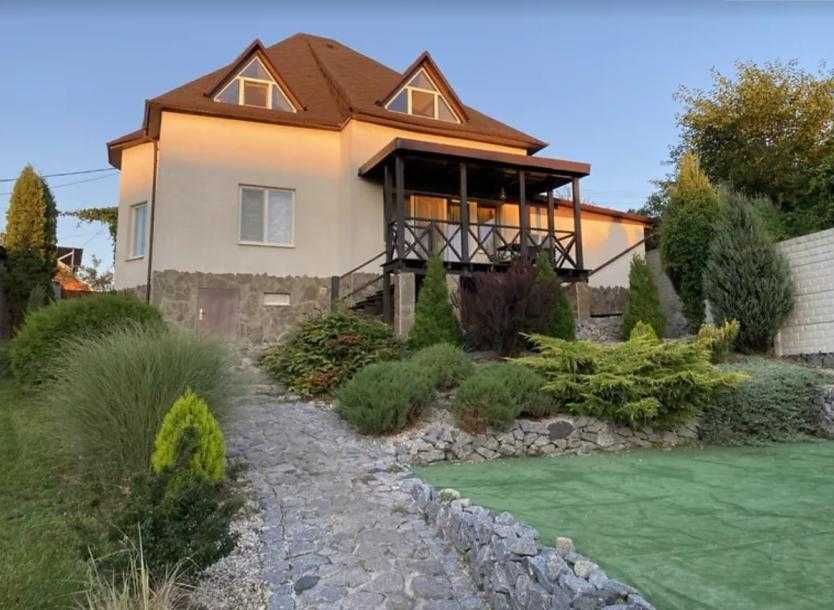 Продам добротний  будинок в районі Нових будинків.