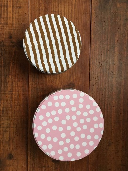 Conjunto de 2 latas vintage