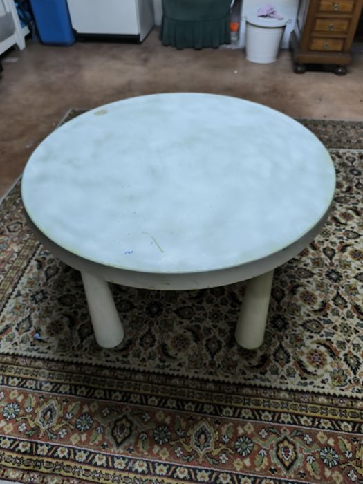 Mesa de criança para atividades infantis