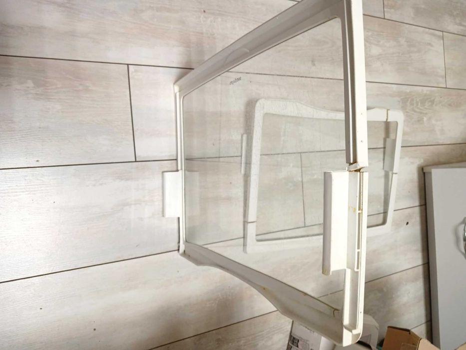 Две полочки от холодильника Вирпул