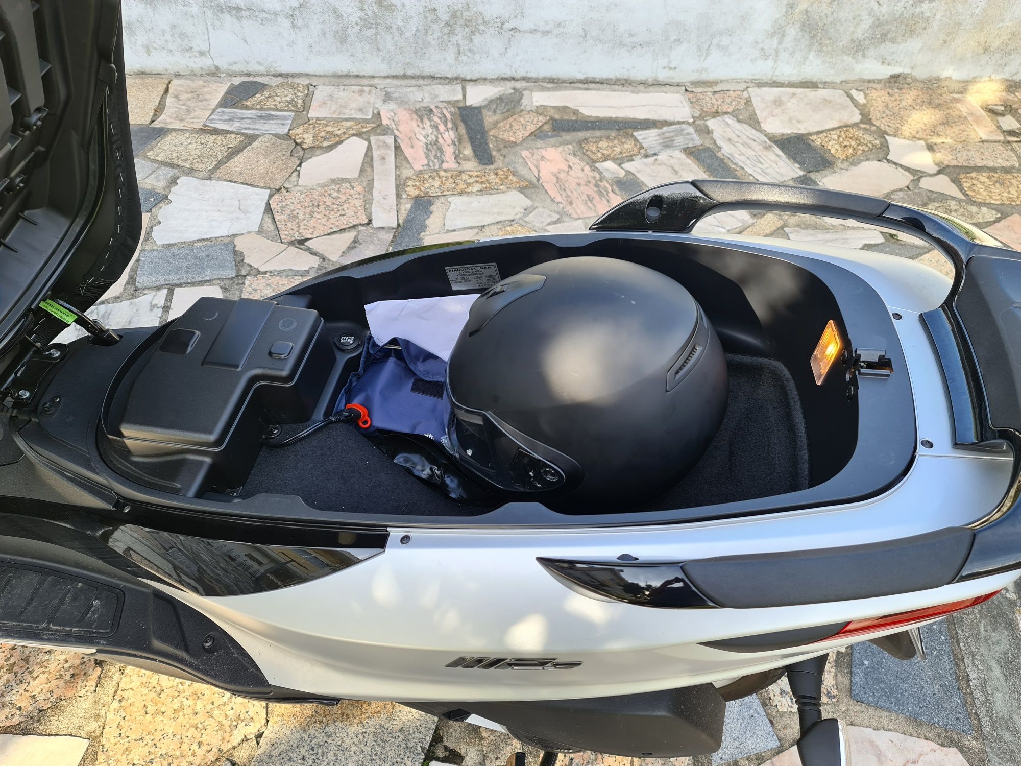 Piaggio MP3 300 ie