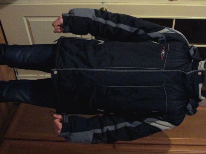 Продам якісну теплу куртку, подвійна.