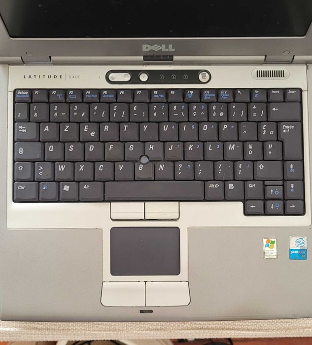 Dell Latitude D400 – Apenas para Peças / Sem Funcionamento
