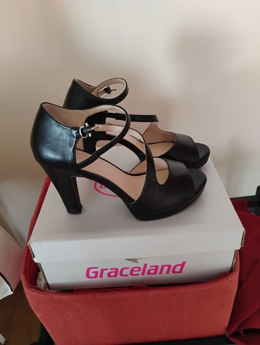 Sprzedam  PILNE czółenka damskie 37