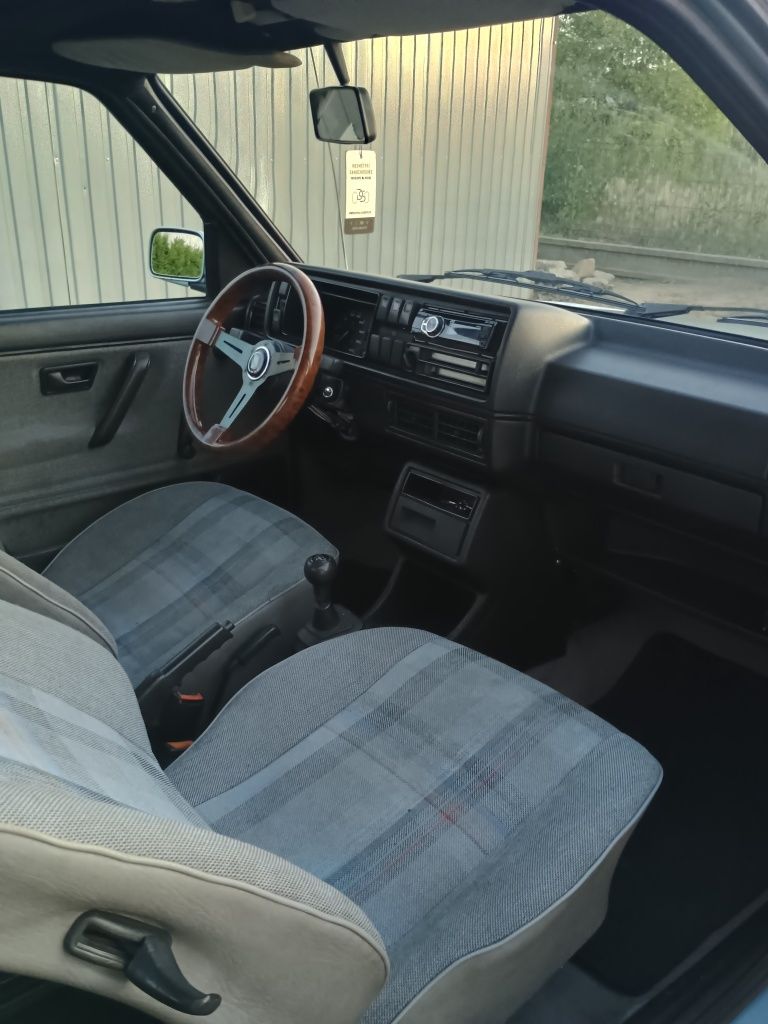 VW Golf MK2 Manhattan