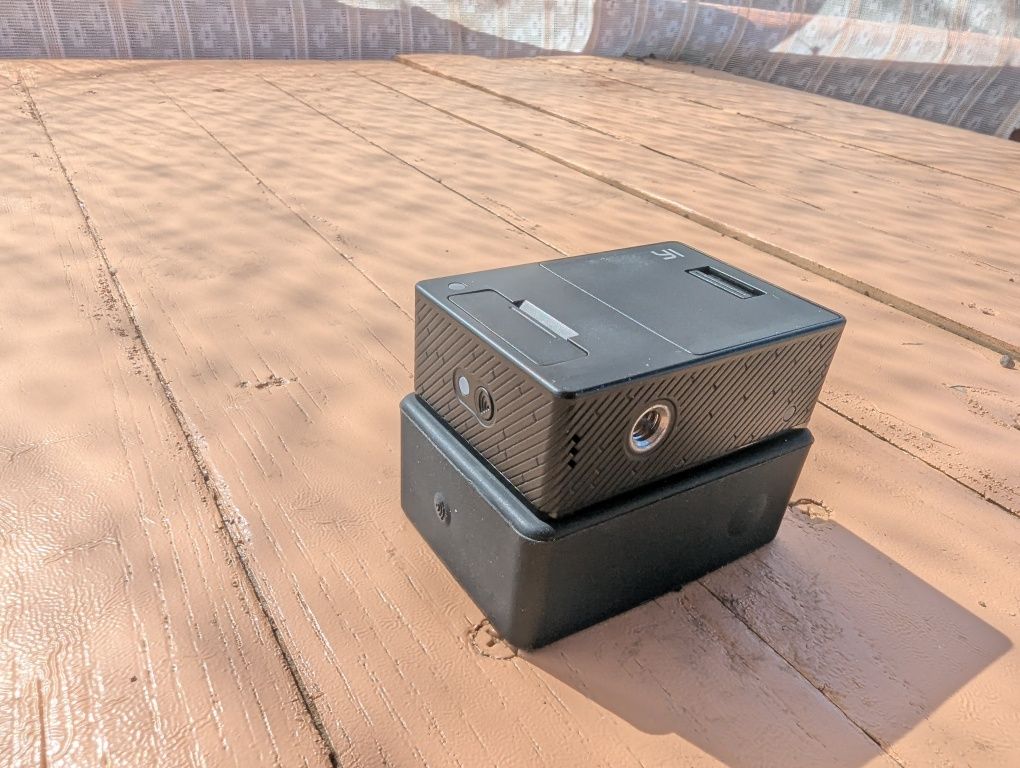 Продам xiaomi yi action camera