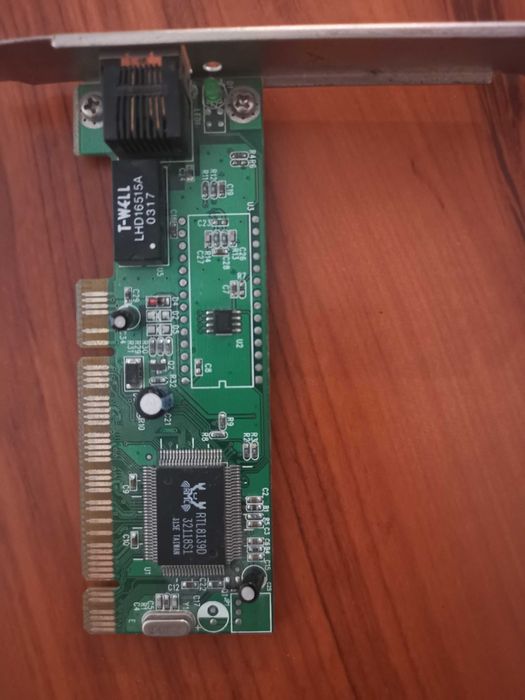 Сетевая карта Realtek RTL8139D