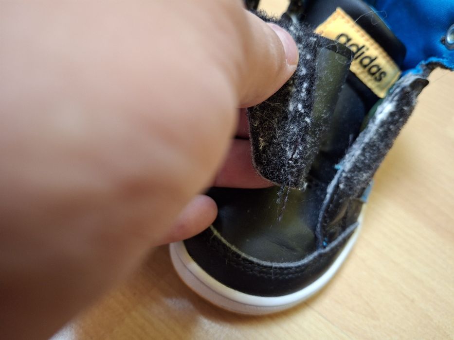 Buty adidas chłopiec r. 21.