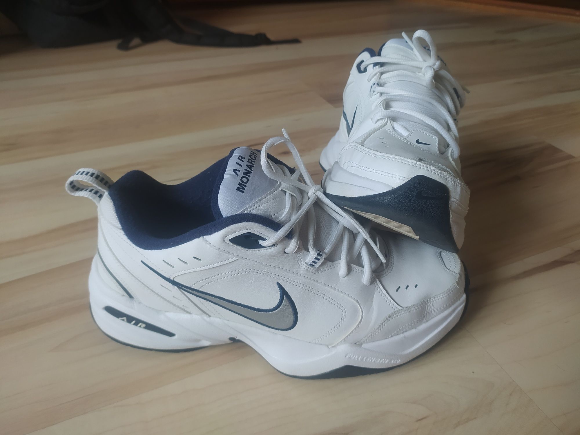 Кросівки Nike Air Monarch IV