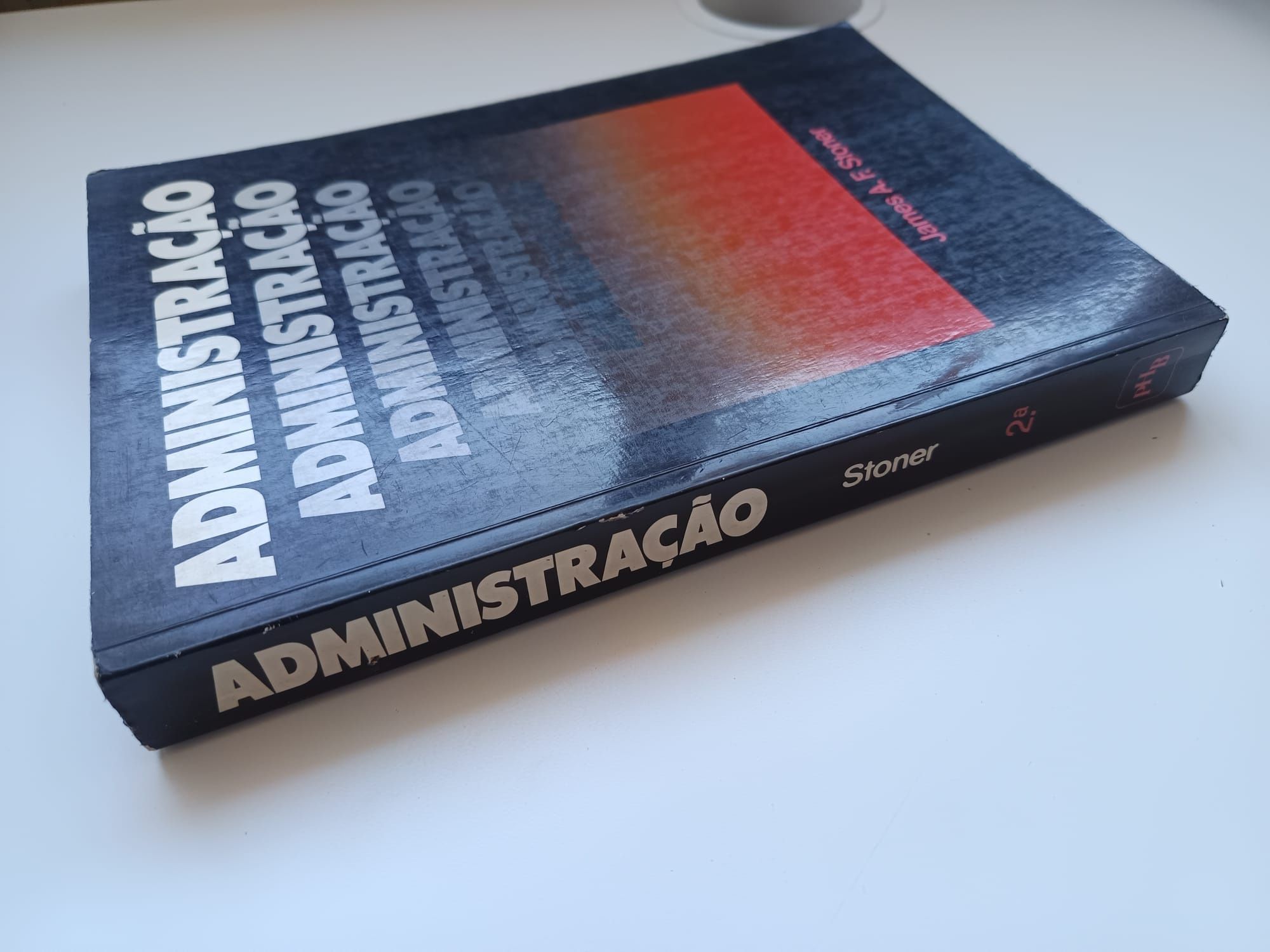 Administração / James stoner