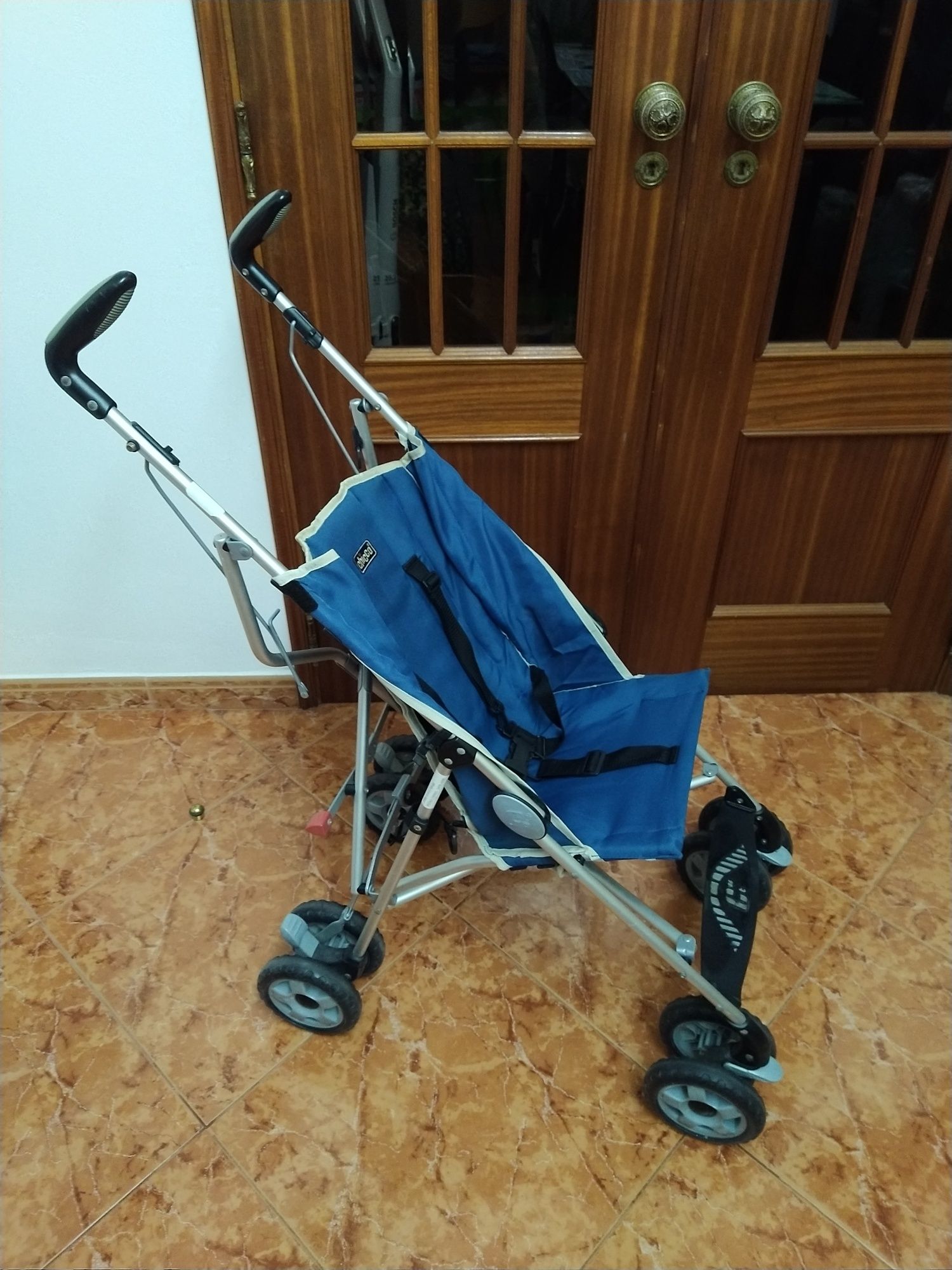 Carrinho bengala da Chicco para bebé, criança passeio casa apartamento