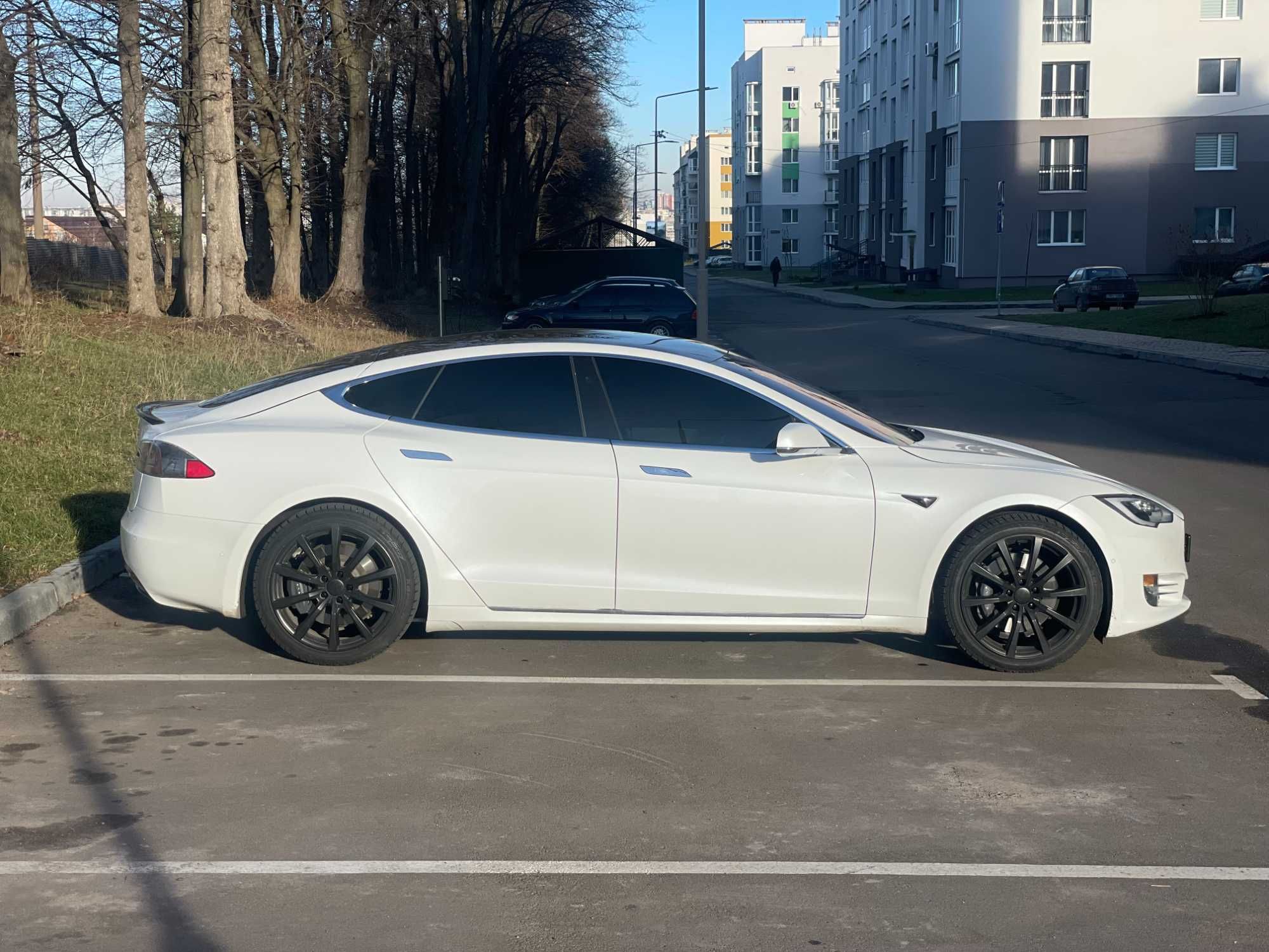 Tesla model s Long Range Plus
