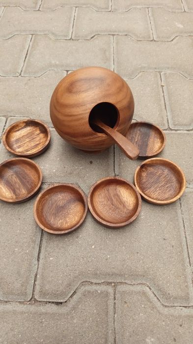 Drewniany zestaw do serwowania orzechów