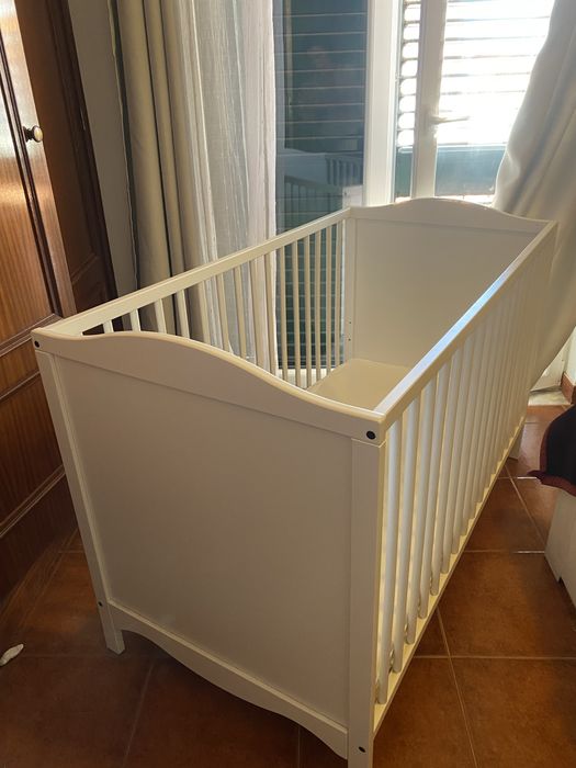 Berço bebe ikea + colchão