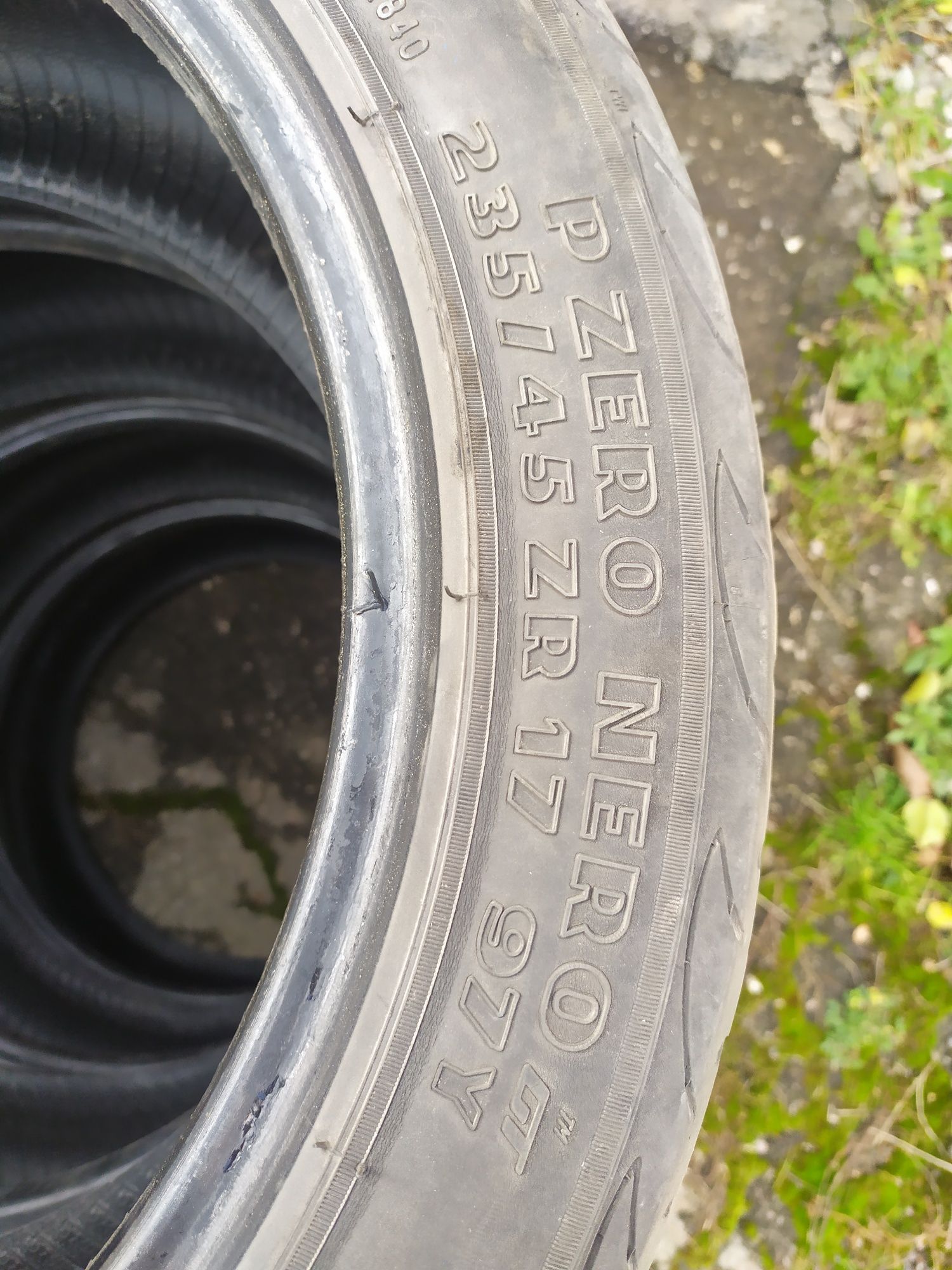 Pirelli P zero nero 235/45/17