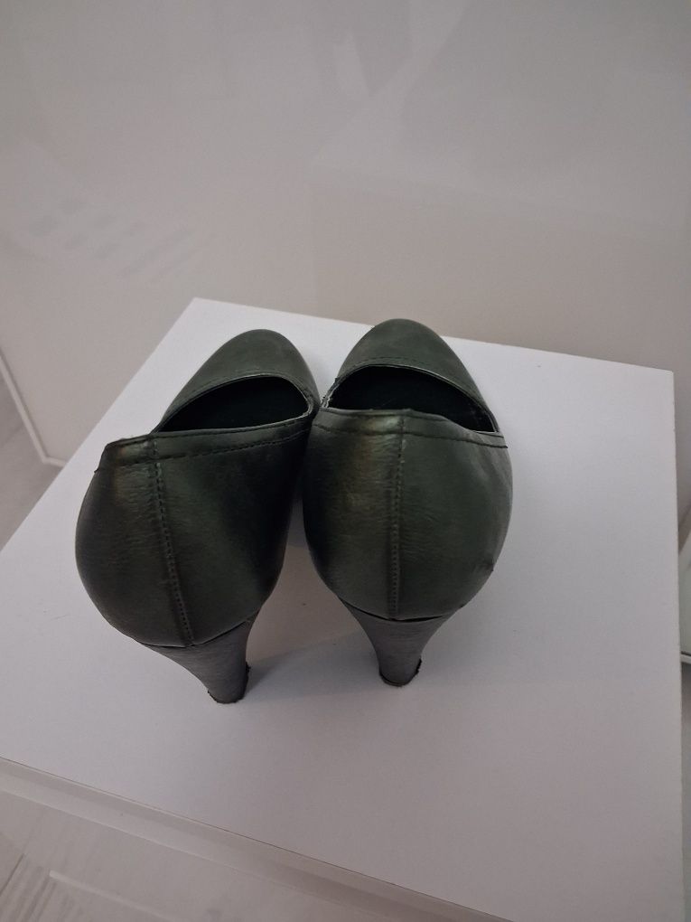 Buty na obcasie Daichmann 38