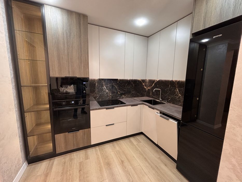 2 кімнатна квартира Паркова Алея