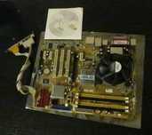 płyta główna ASUS P5LD2 z procesorem INTEL CORE 2 DUO E4600 2x2,4