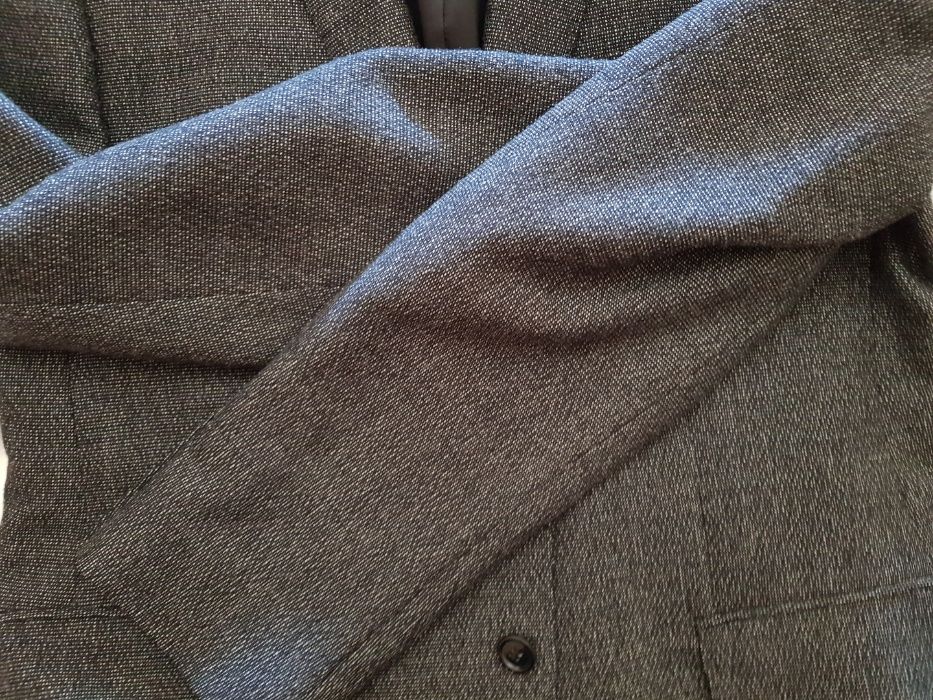 Blazer Hugo Boss em lã, tamanho 50