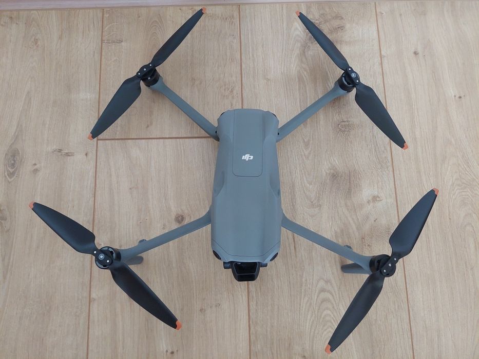 Квадрокоптер  DJI Air 3