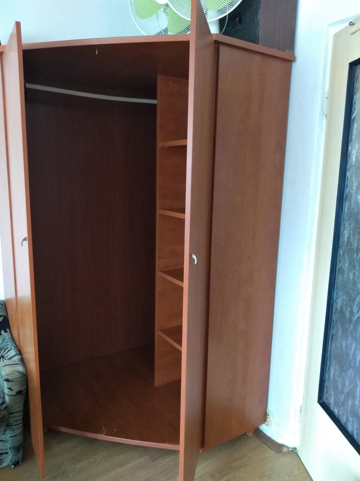 Sprzedam szafę narożną