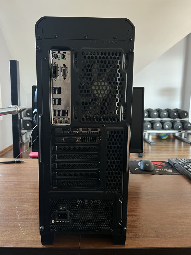 Sprzedam komputer do gier + monitor i akcesoria