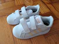 Ténis adidas para criança