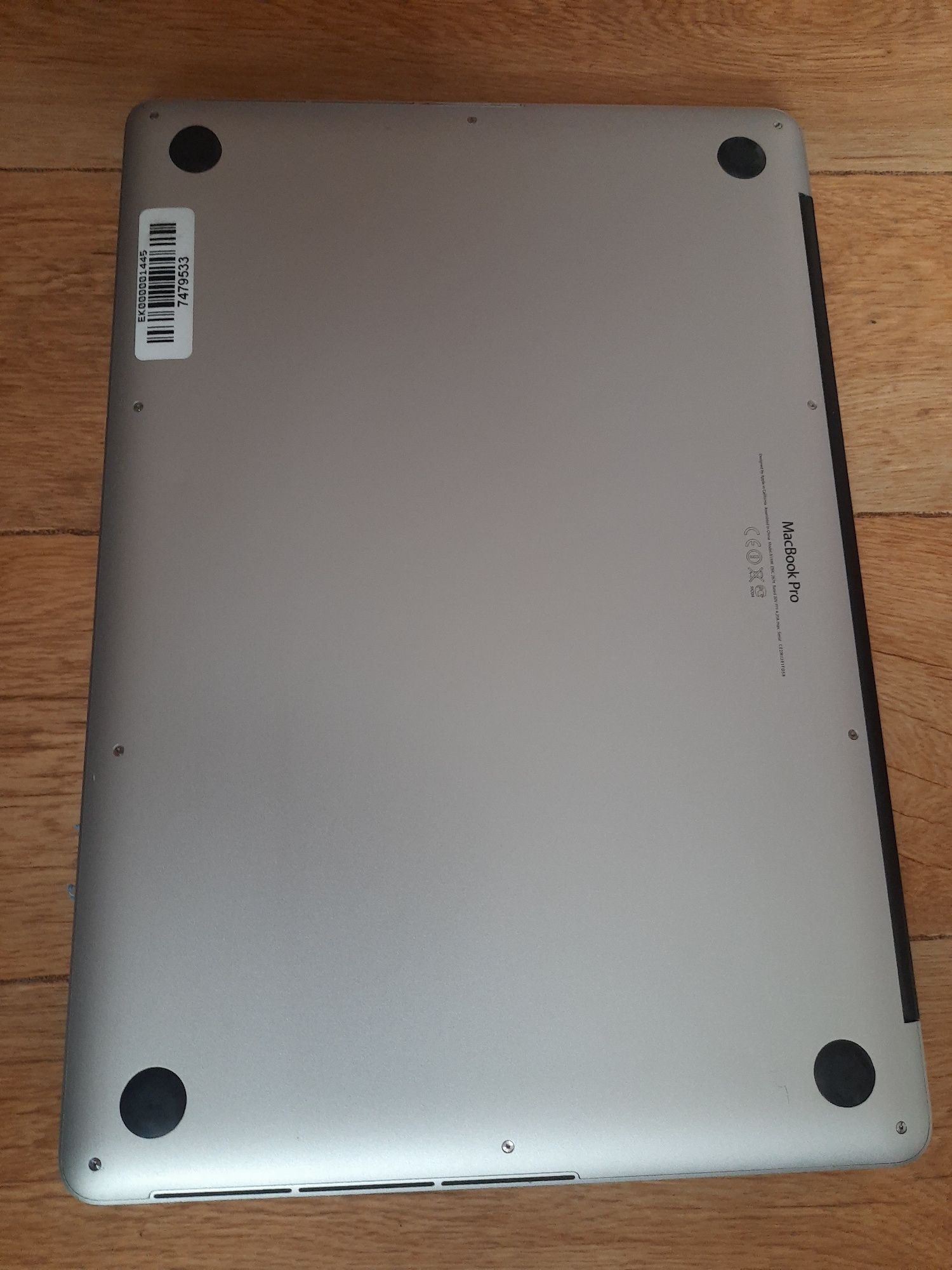 Продам ноутбук Apple MacBook Pro A1398, i7, ssd256, ddr 8gb, с Европы