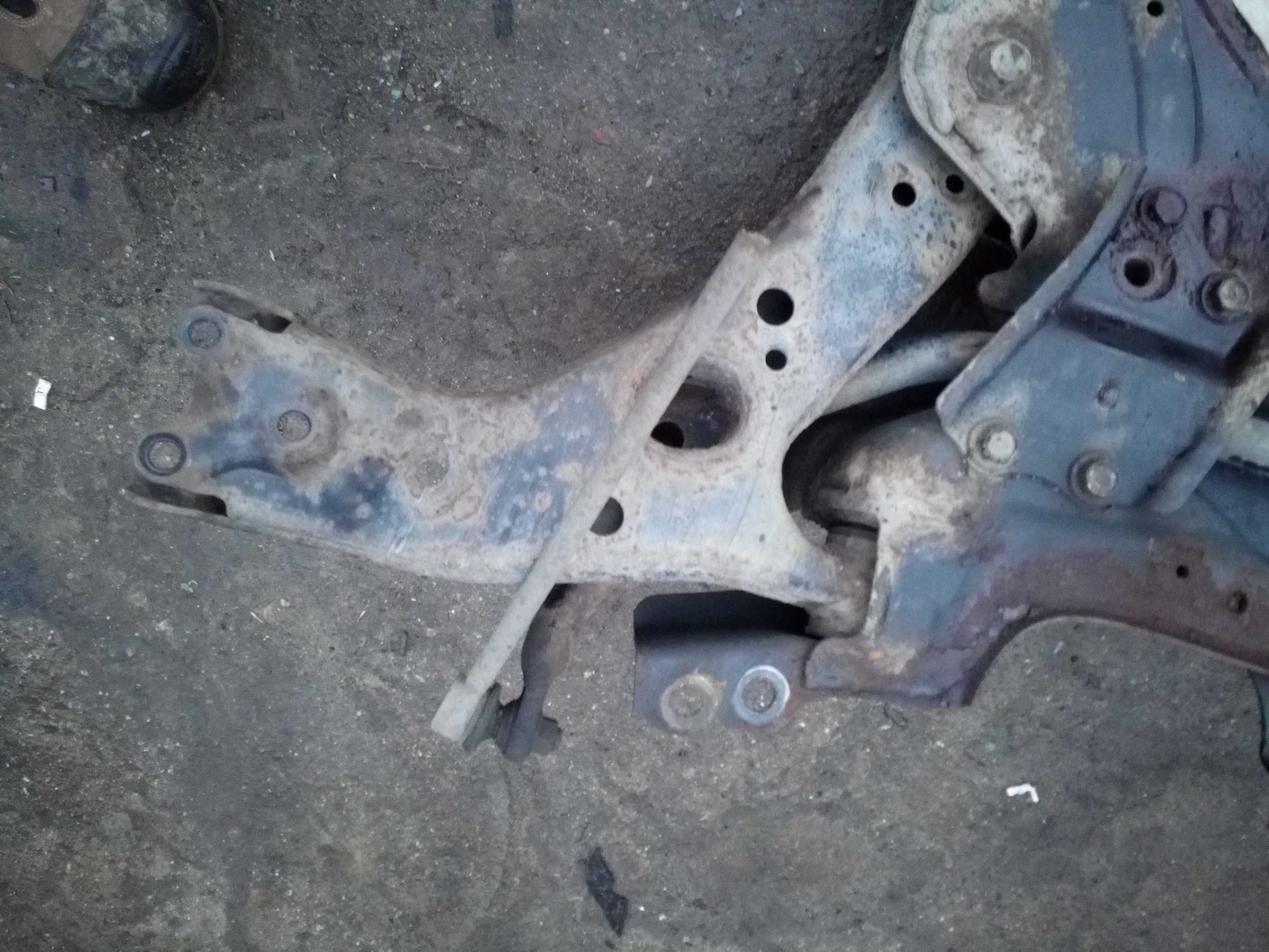 TOYOTA VERSO 09 2,0 2,2 sanki zawieszenia wahacze