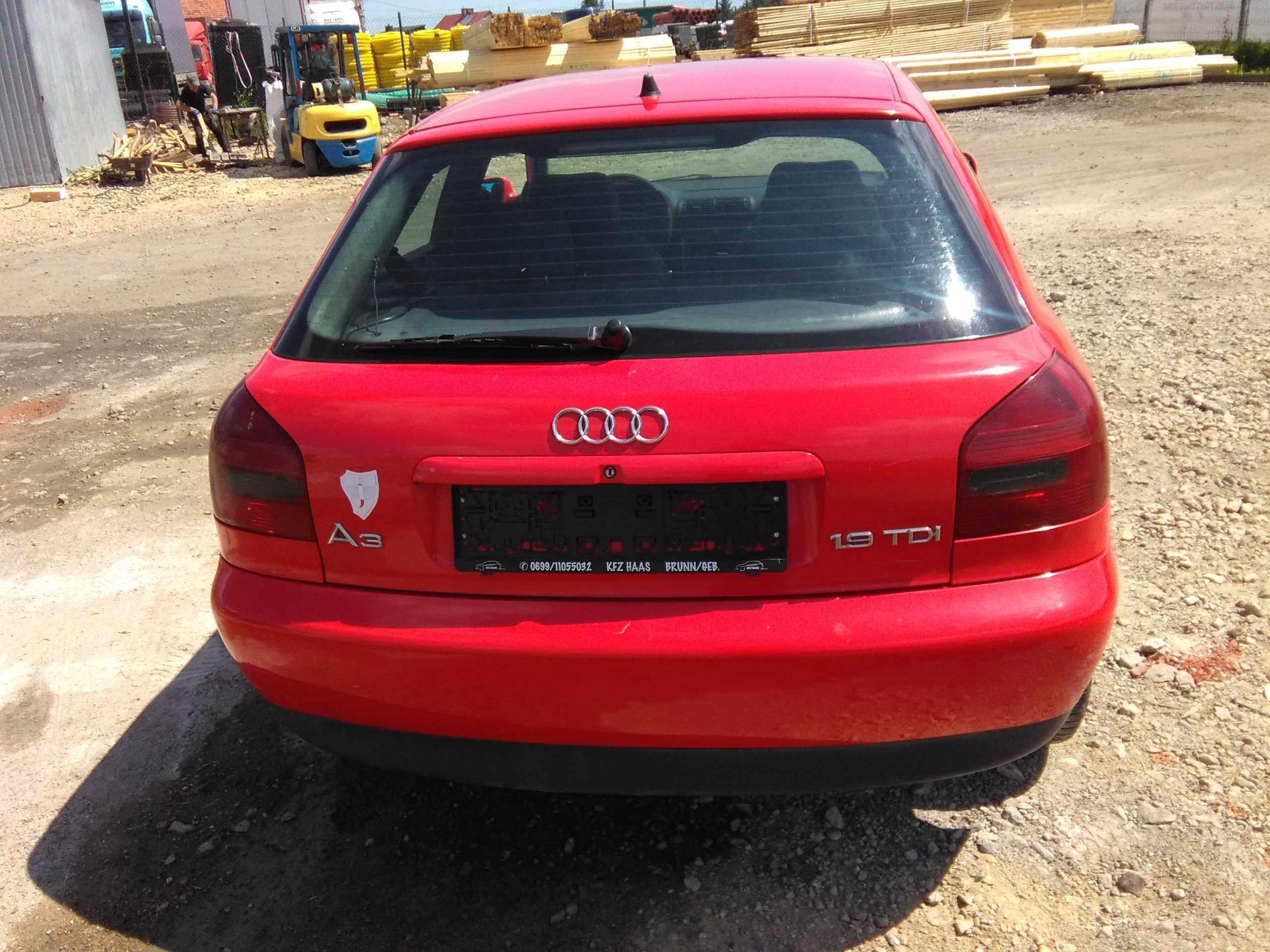 AUDI A3 8l Ly3h tyl tylny kompletny tył zderzak czerwony przed lift