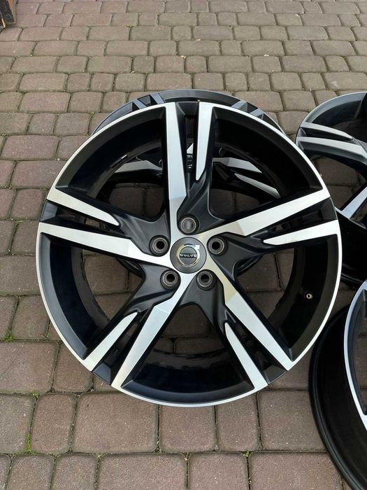 Oryginalne alufelgi Volvo 5x108 19 XC60 XC40 V90 V60 Bicolor R-Design