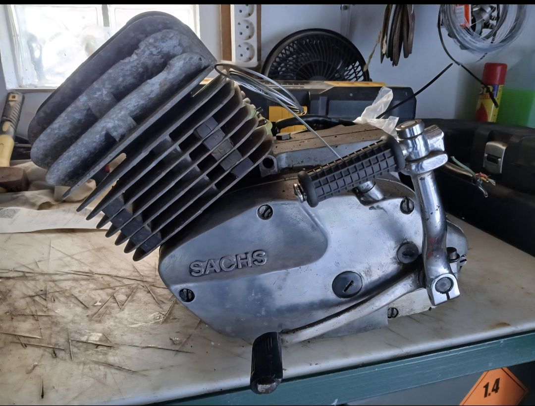 Vendo Sachs v5 com 2 motores
