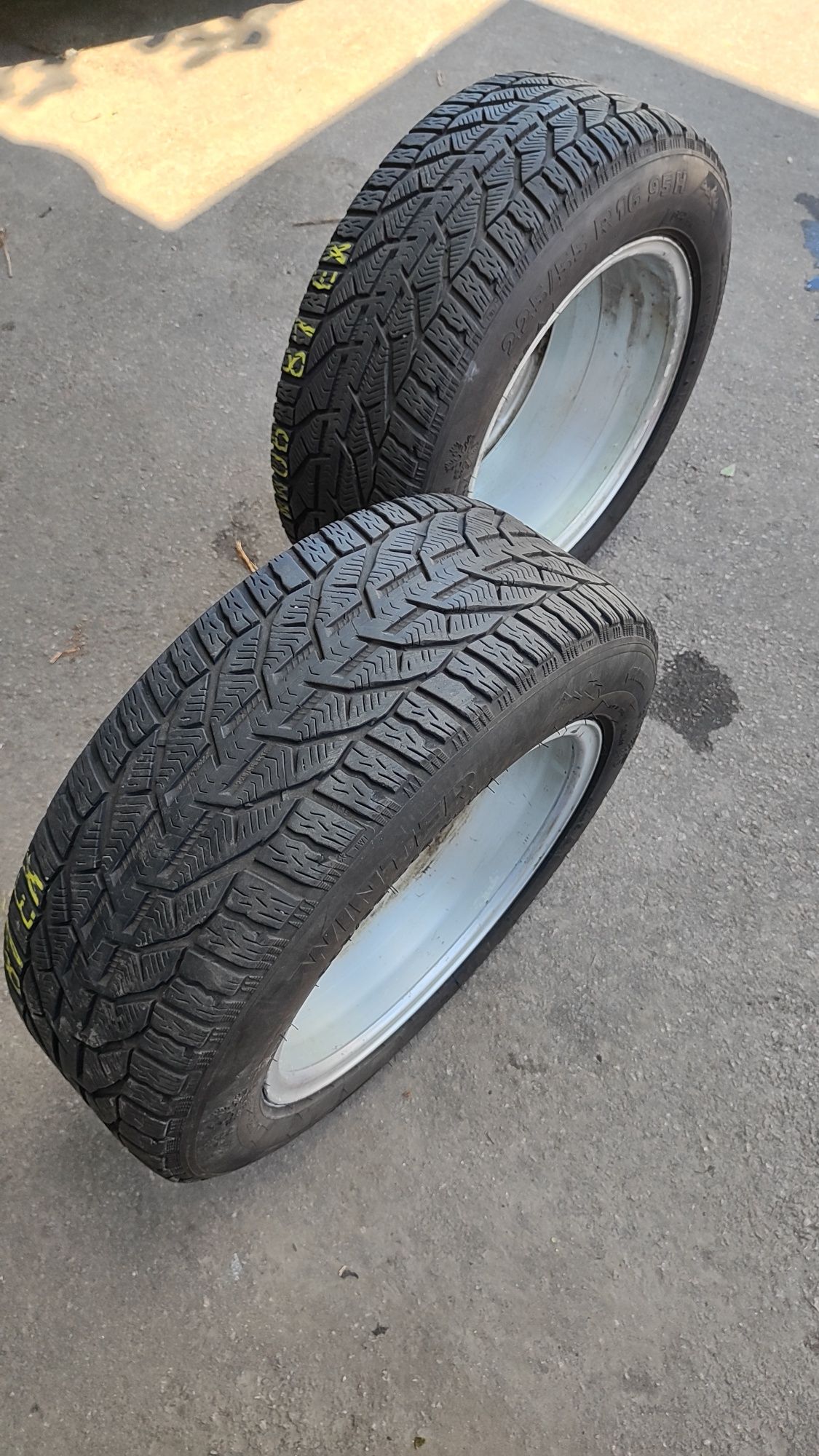 Диски з шинами R-16 7.5Jx16H2 ET-45 5/112  (ПАРА )21рік