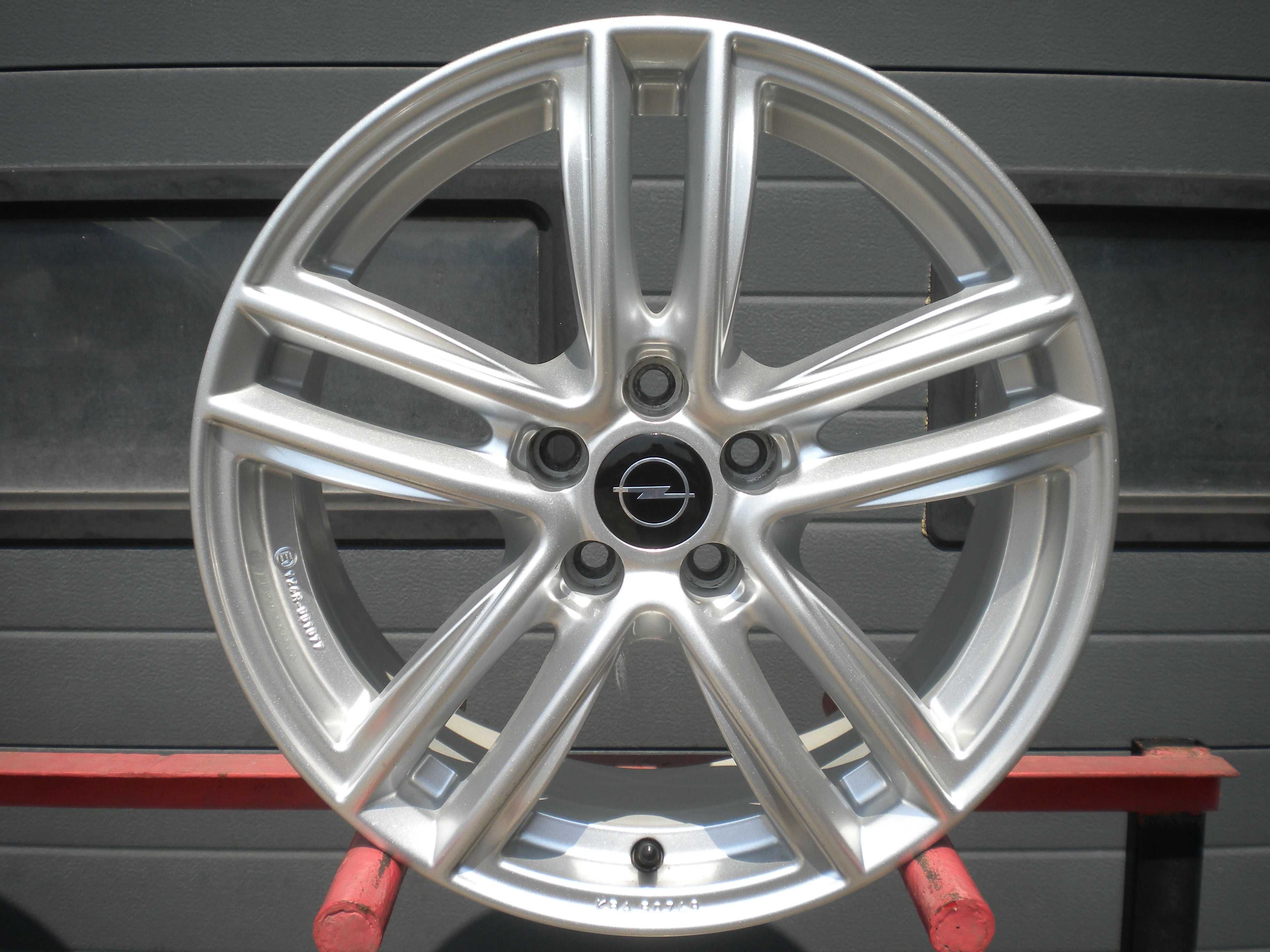 Felgi aluminiowe Rc Design 17 5x105 Opel Astra J K Mokka