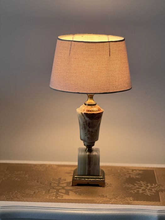 Lampka nocna z onyksy