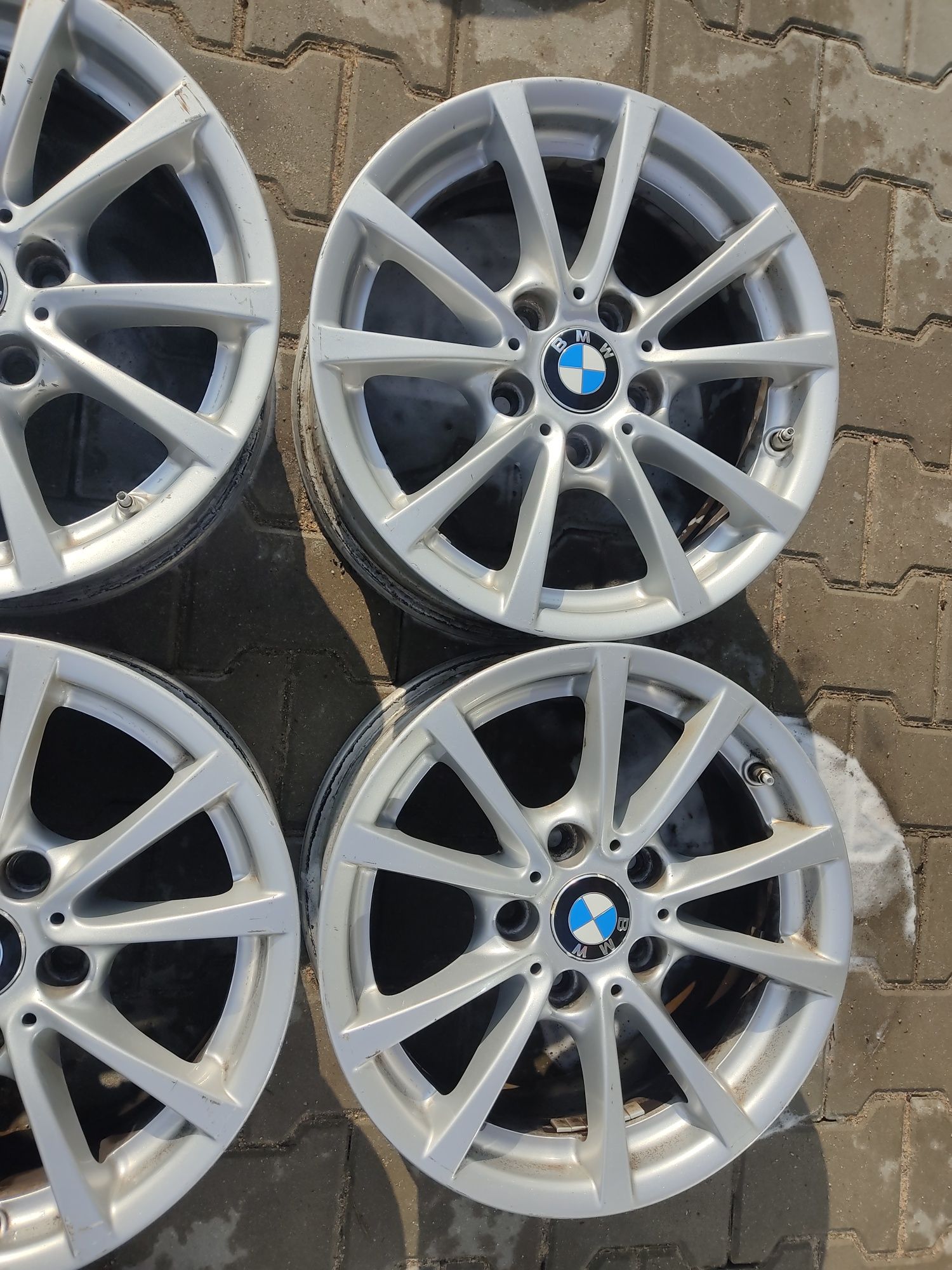 Felgi aluminiowe do BMW. 3 . 1.  5*120 ET 31 R 16 z czujnikami