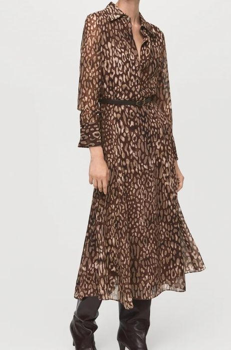 Vestido camiseiro com estampado de leopardo e cinto